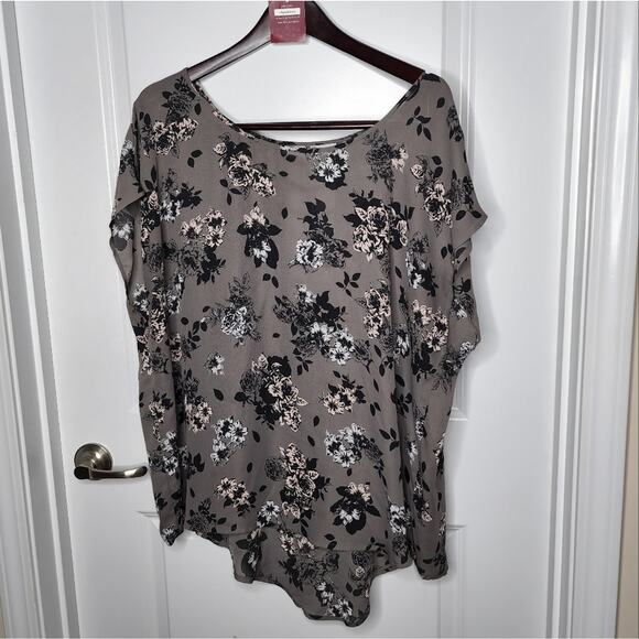 Torrid Womens Floral Short Sleeve Georgette Top Black Gray 2 Cage Back - Picture 1 of 8